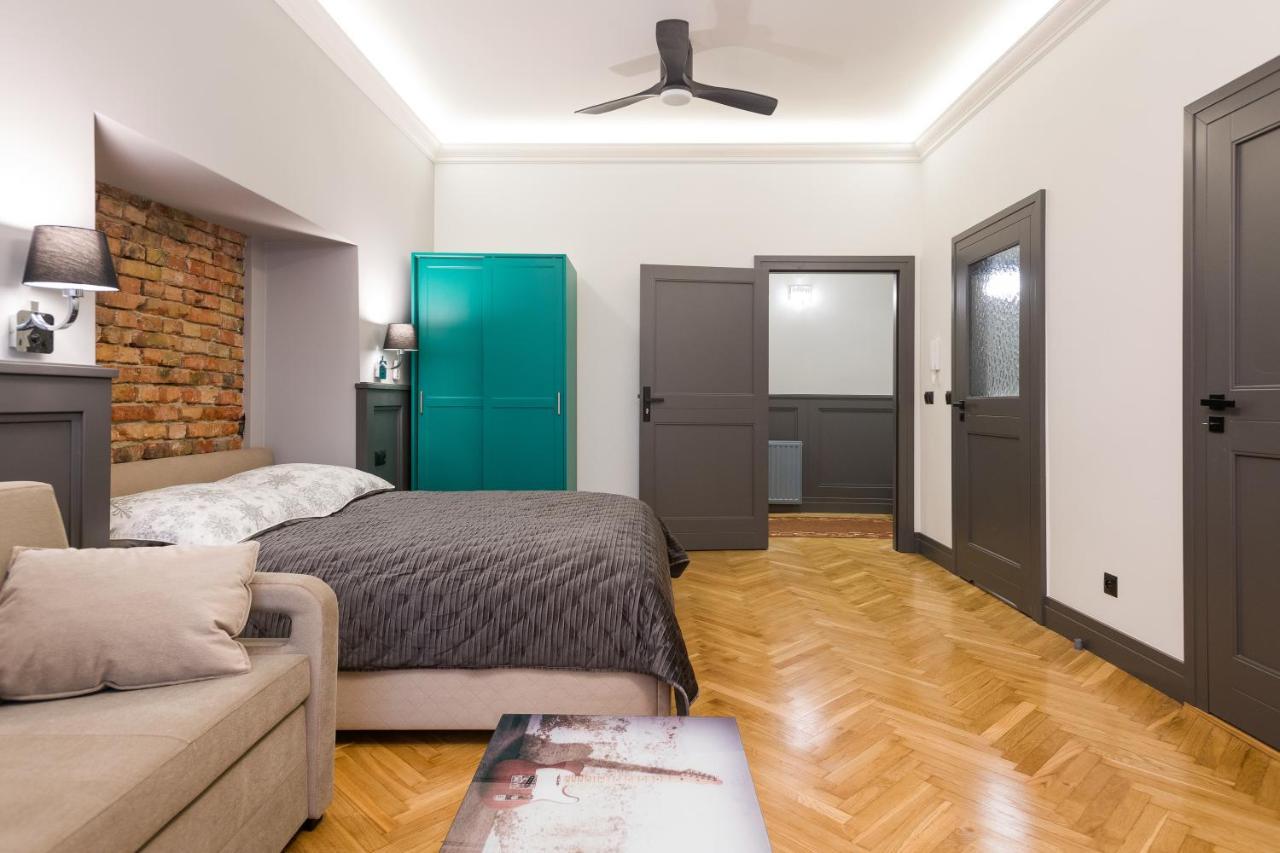 Luxury Apartment At The Main Square Tomasza Street Краков Экстерьер фото